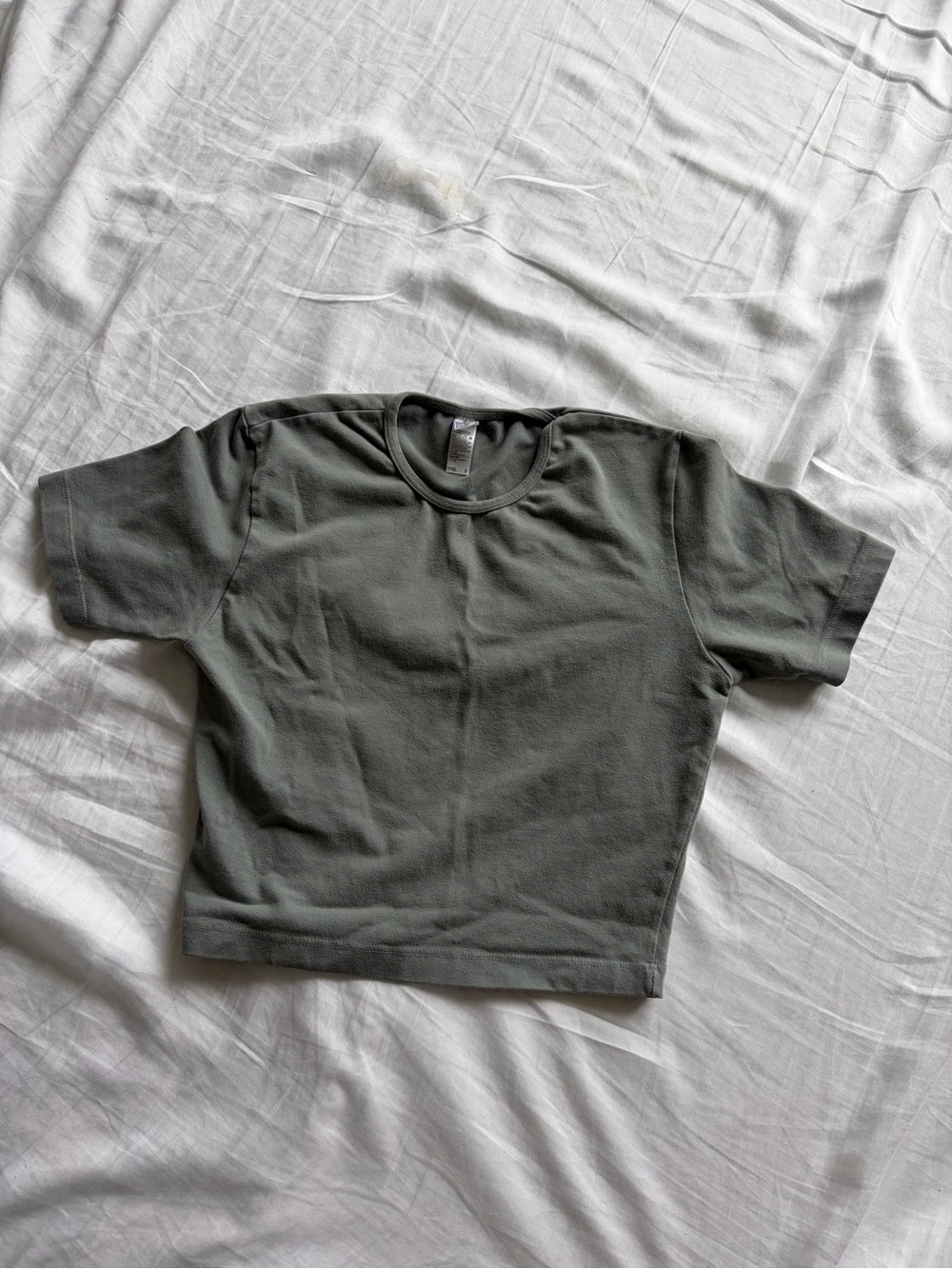 Los Angeles Apparel Short-Sleeve cropped Crewneck Top in greyish green